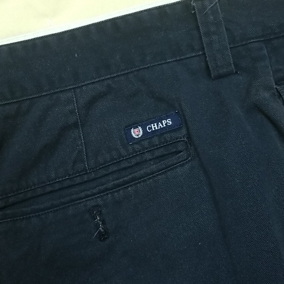 Shorts - Picture 2 of 4